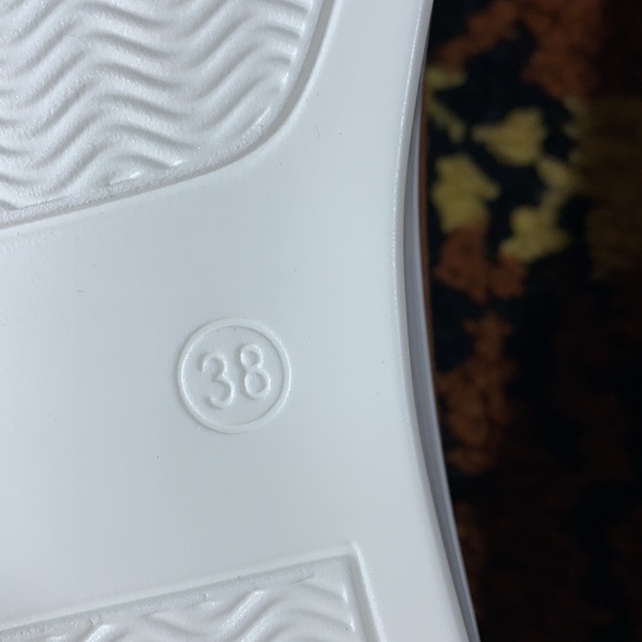 Rad, zip up sneakers!! - Picture 9 of 9